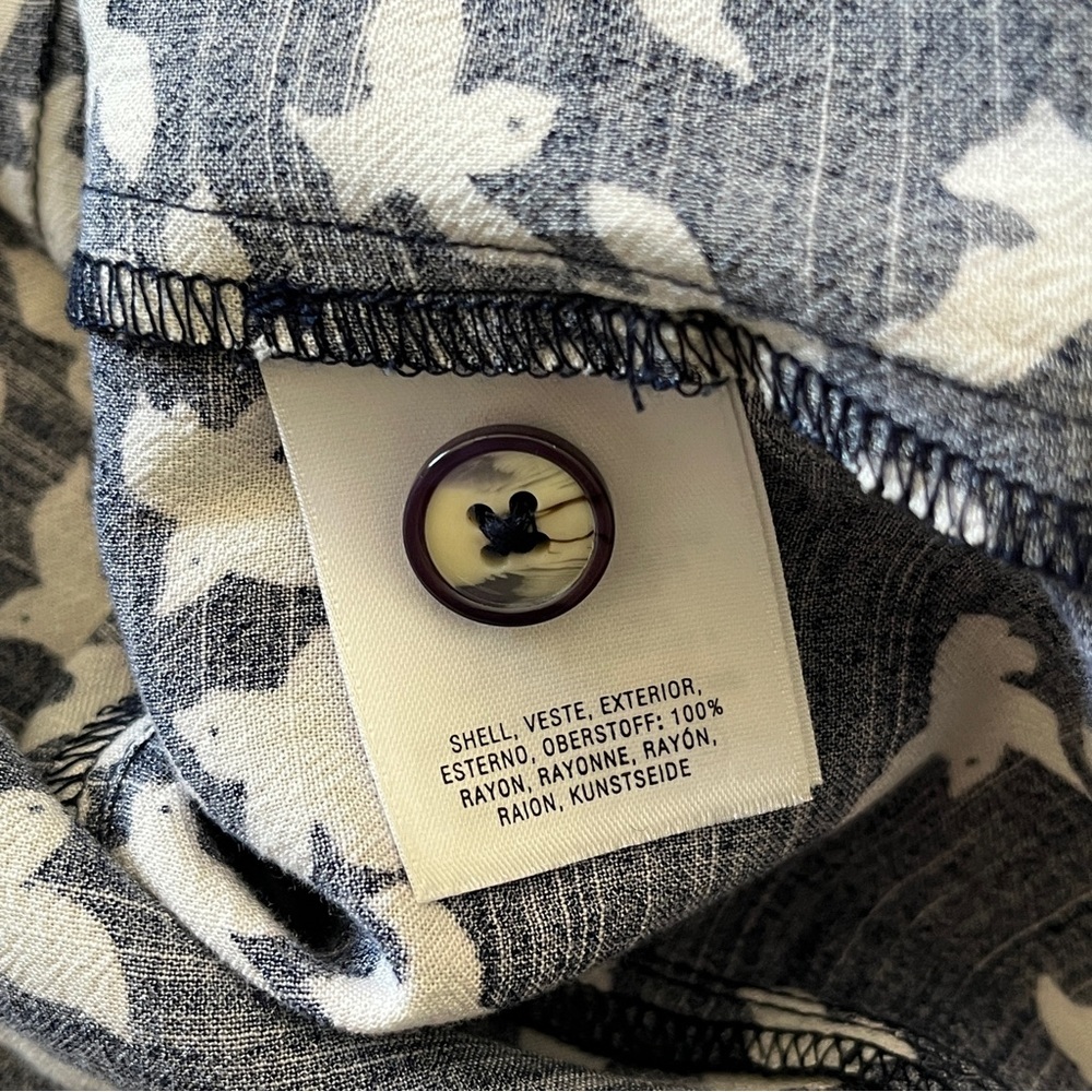 Anthropologie Maeve Austin Navy and White Bird Print Top - Size 0 - Picture 15 of 16